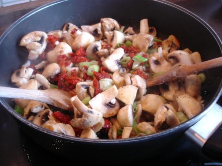 Nudeln mit Sahne Champignons - einfach - von MausVoh