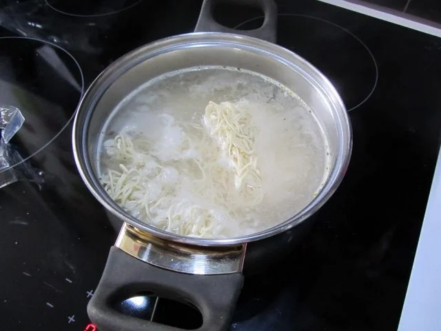 Rezept: Gebratene Mie Nudeln mit Gemüse Bild Nr. 8 Gebratene Mie Nudeln mit Gemüse - Rezept - Bild Nr. 8