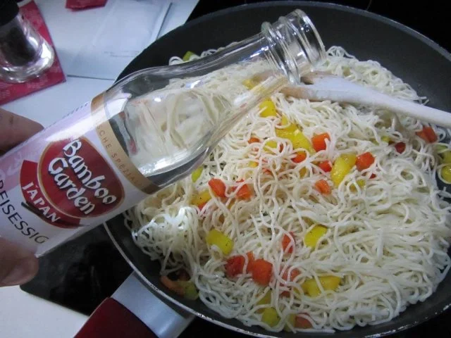 Rezept: Gebratene Mie Nudeln mit Gemüse Bild Nr. 17 Gebratene Mie Nudeln mit Gemüse - Rezept - Bild Nr. 17