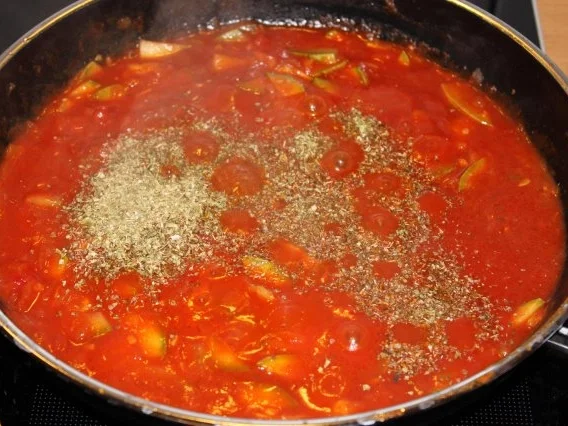 Nudeln mit Tomaten-Zucchini-Soße - Rezept - Bild Nr. 5