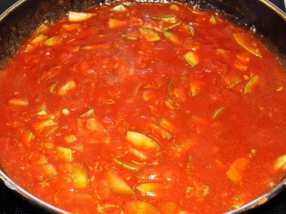 Nudeln mit Tomaten-Zucchini-Soße - Rezept - Bild Nr. 4