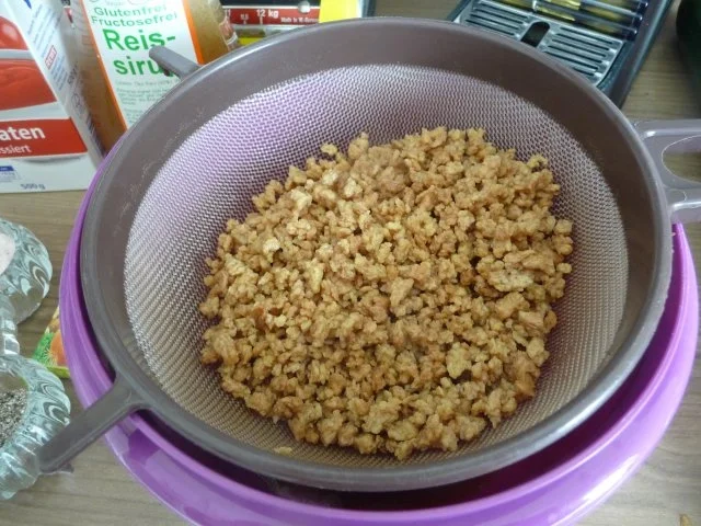 Fleischlos : Soja-Bolognese mit Reisnudeln - Rezept - Bild Nr. 6