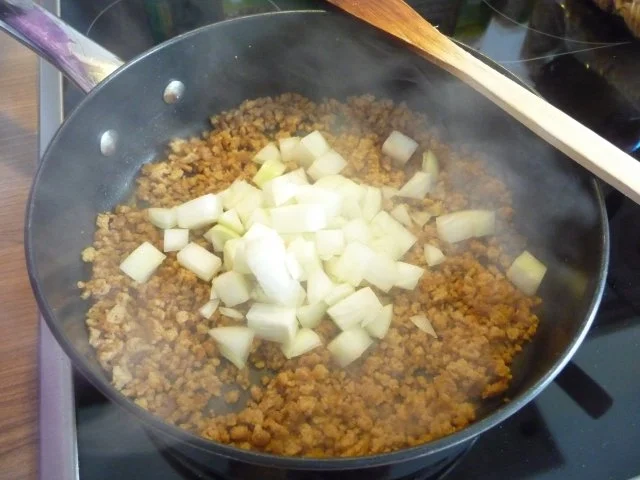 Fleischlos : Soja-Bolognese mit Reisnudeln - Rezept - Bild Nr. 9