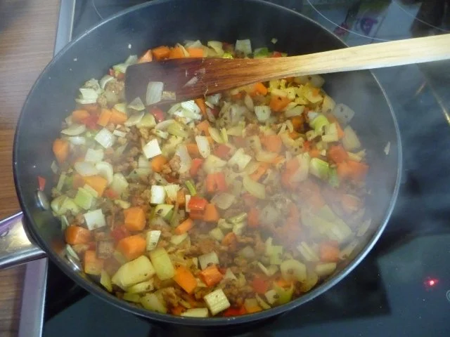 Fleischlos : Soja-Bolognese mit Reisnudeln - Rezept - Bild Nr. 14