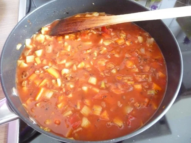 Fleischlos : Soja-Bolognese mit Reisnudeln - Rezept - Bild Nr. 15