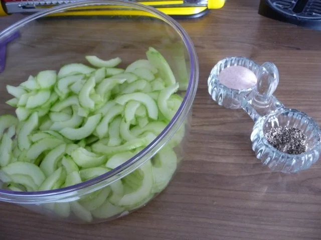 Fleischlos : Soja-Bolognese mit Reisnudeln - Rezept - Bild Nr. 17