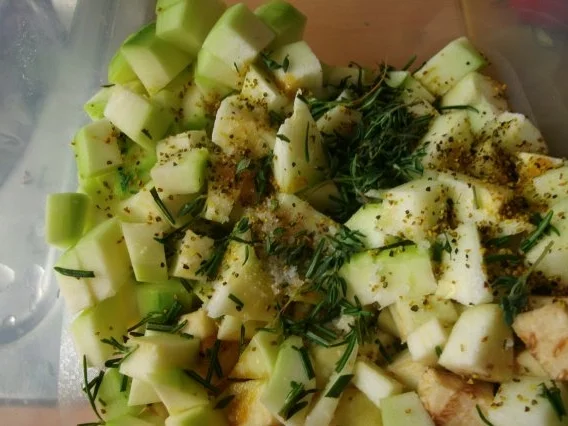 Zucchini - Aubergienen - Tomaten Nudelpfanne - Rezept - Bild Nr. 5