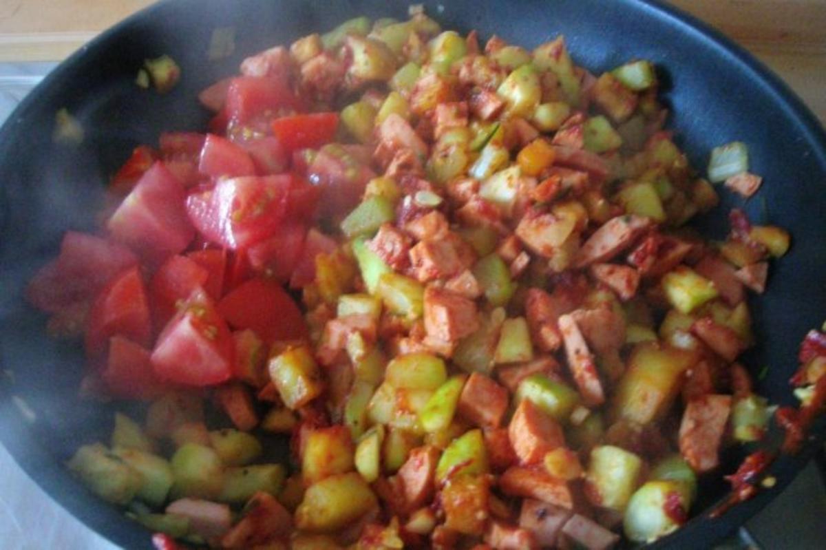 Zucchini - Aubergienen - Tomaten Nudelpfanne - Rezept - Bild Nr. 11