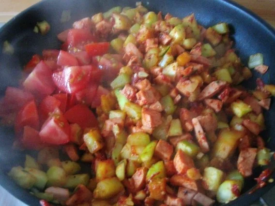 Zucchini - Aubergienen - Tomaten Nudelpfanne - Rezept - Bild Nr. 11