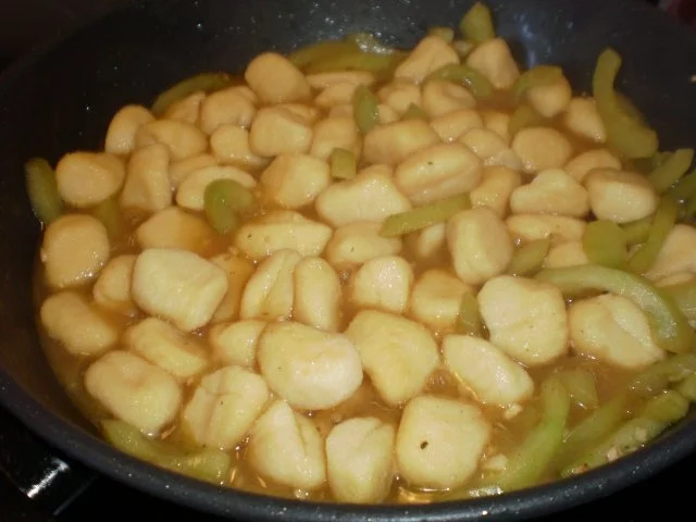 Puten-Saltimbocca mit Gnocchi und Gurken - Rezept - Bild Nr. 4