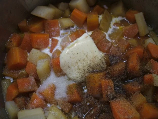 Gemüse: Gebackene Lauchzwiebeln mit Karotten-Petersilienwurzel-Püree - Rezept - Bild Nr. 7