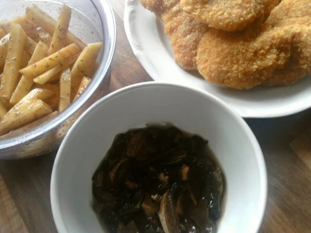 Rezept: Trappertanische Schnitzel mit Rosemarie-Pommes Bild Nr. 2 Trappertanische Schnitzel mit Rosemarie-Pommes - Rezept - Bild Nr. 2