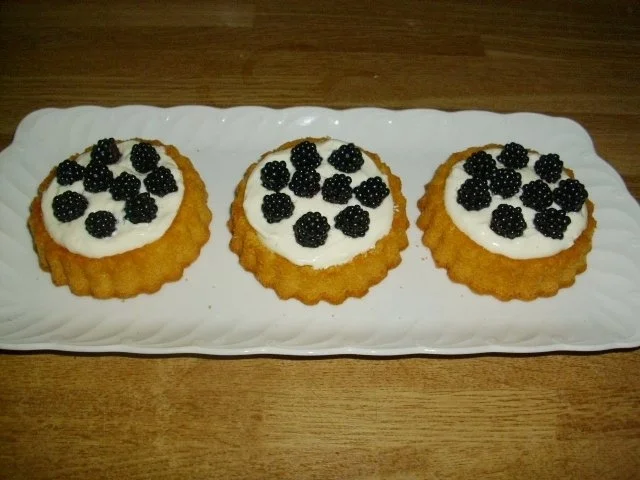 schnelle Brombeer Törtchen - Rezept