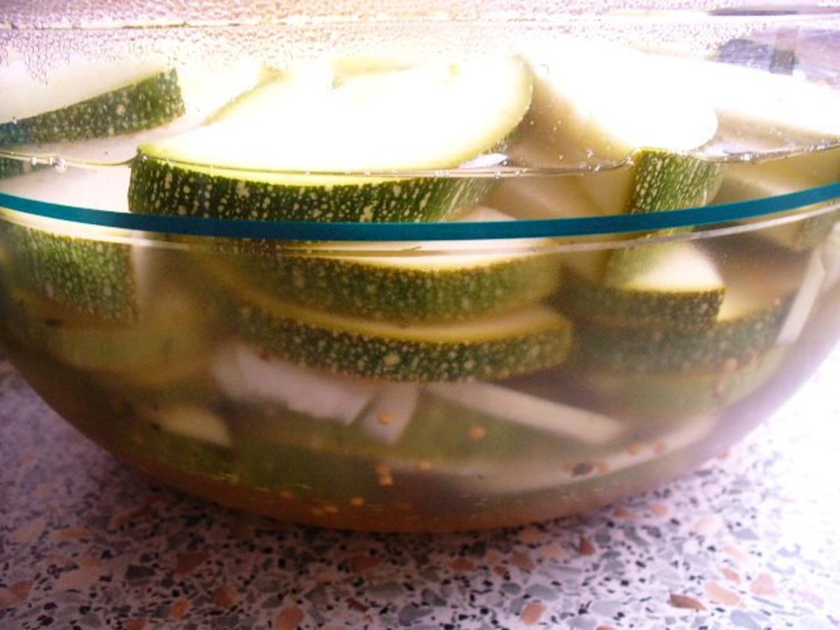 eingelegte Zucchini zum Schnellverzehr - Rezept