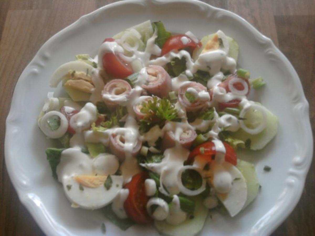 Salat Trapperdioso mit Hausdressing - Rezept - Bild Nr. 3