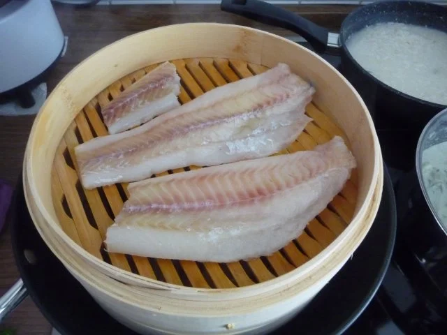 Fisch : Gedünsteter Alaska-Seelachs an Fenchel-Meerrettich mit Reis und Möhrensalat - Rezept - Bild Nr. 9