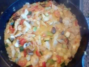 Pute Pilze und Gemüse schwimmen in einem See aus Kokosmilch und ......... - Rezept