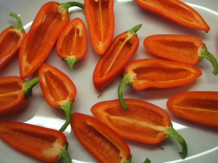 Gemüse: Gefüllte süße Mini Paprika - schnell &amp; einfach - von lunapiena