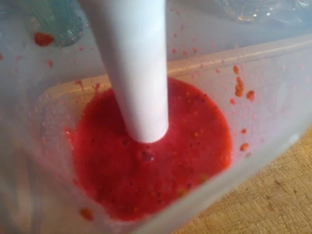 Rezept: Grand confiture de groseilles (Rote-Johannisbeer-Rode Bessen-Marmelade) Bild Nr. 4 Grand confiture de groseilles (Rote-Johannisbeer-Rode Bessen-Marmelade) - Rezept - Bild Nr. 4