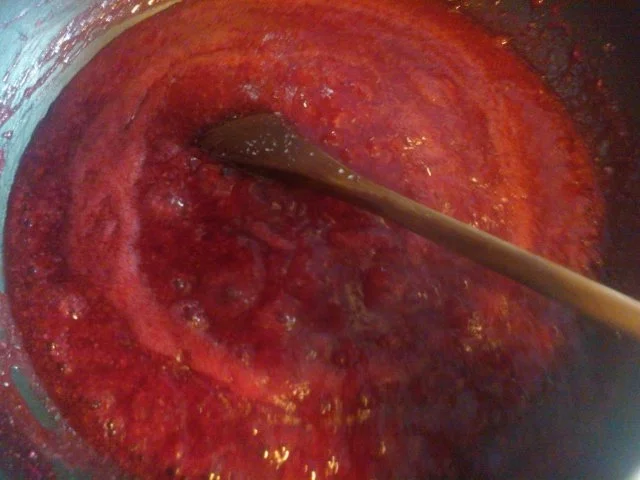 Rezept: Grand confiture de groseilles (Rote-Johannisbeer-Rode Bessen-Marmelade) Bild Nr. 8 Grand confiture de groseilles (Rote-Johannisbeer-Rode Bessen-Marmelade) - Rezept - Bild Nr. 8