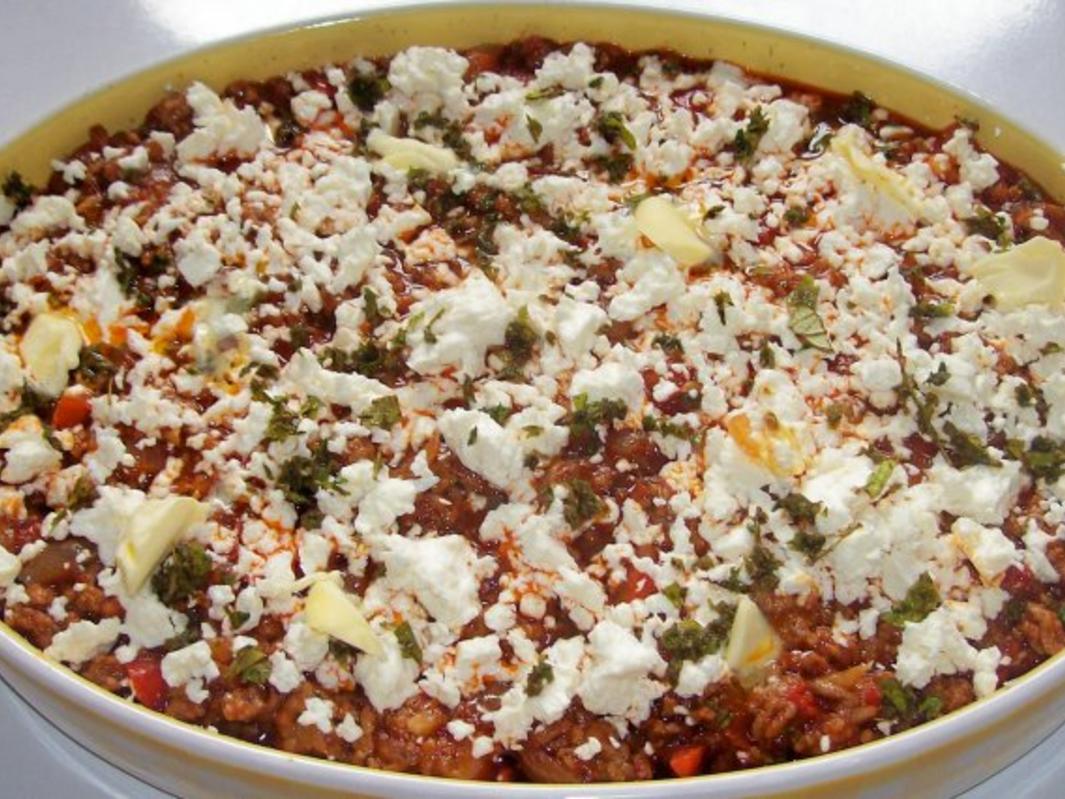 Mediterraner Kartoffel Spinat Auflauf mit Hackfleisch und Feta ... Mediterraner Kartoffel Spinat Auflauf mit Hackfleisch und Feta ...
