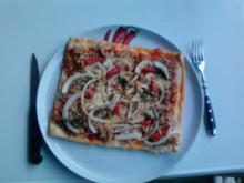 Pizza Tonno genightcookert ;-))) und gegrillt - Rezept