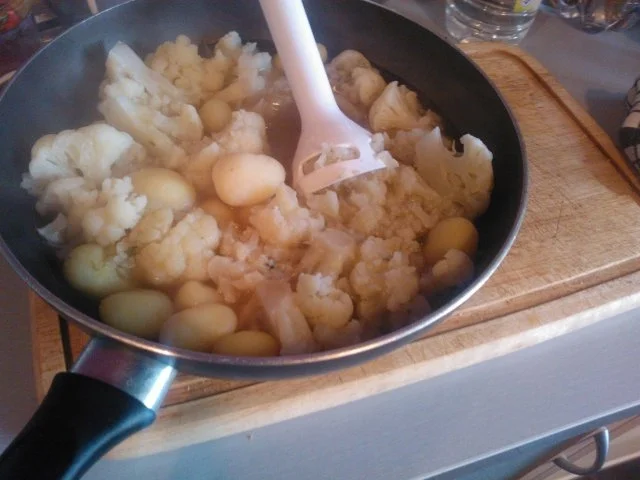 Rezept: Soupe au chou-fleur avec croûtons Bild Nr. 7 Soupe au chou-fleur avec croûtons - Rezept - Bild Nr. 7