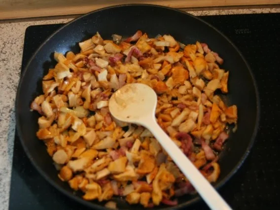 Omlett mit Pfifferlingen - Rezept - Bild Nr. 3