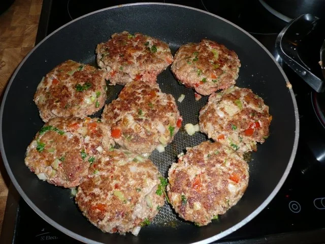 Rezept: Fleischküchelchen mit Pepp & Kohlrabi,Salzkartoffel Bild Nr. 6 Fleischküchelchen mit Pepp & Kohlrabi,Salzkartoffel - Rezept - Bild Nr. 6