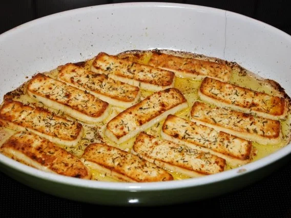 Schweinerückensteaks mit gemischtem Salat und gebackenem Feta - Rezept - Bild Nr. 3