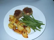 Kräuterfrikadellen mit frischen Bohnen - Rezept