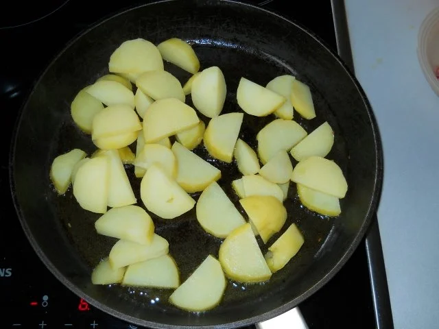 Rezept: Kräuterfrikadellen mit frischen Bohnen Bild Nr. 11 Kräuterfrikadellen mit frischen Bohnen - Rezept - Bild Nr. 11