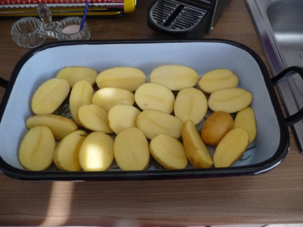 Schmalhans - Küchenmeister : Rosmarinkartoffeln mit Tzaziki - Rezept - Bild Nr. 12