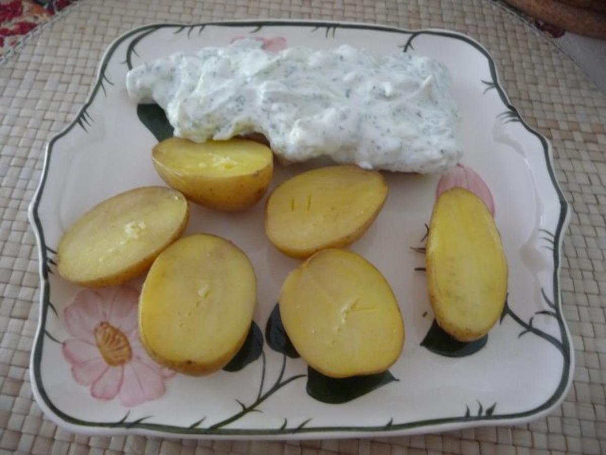 Bilder für Schmalhans - Küchenmeister : Rosmarinkartoffeln mit Tzaziki - Rezept