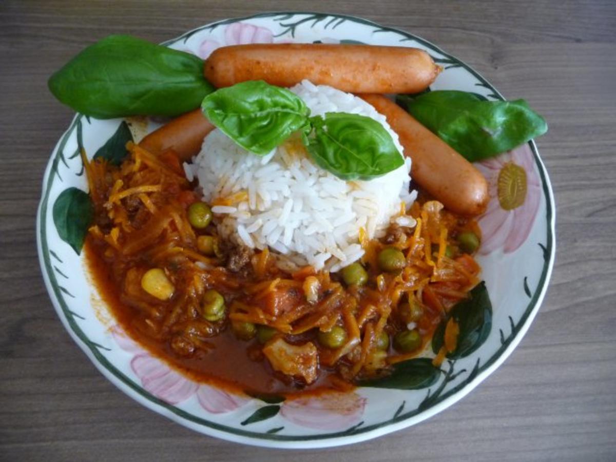 Fleischlos : Gemüsebolognese mit Tofu-Würstchen an Reis - Rezept - Bild Nr. 2