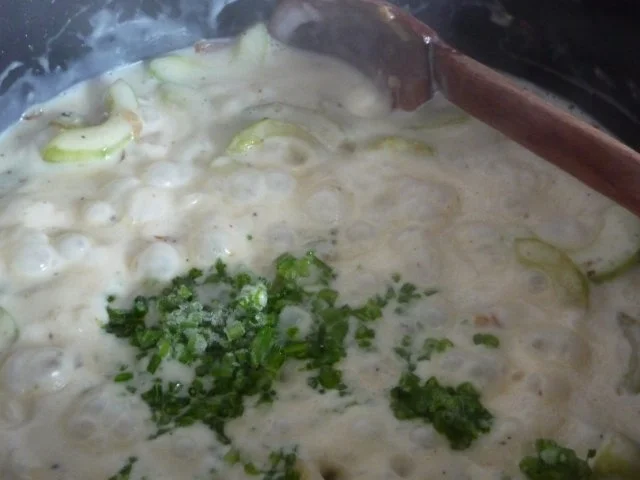 Gemüsebeilage : Knoblauch-Schmorgurke - Rezept - Bild Nr. 7