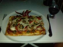 Pizza Andy Stagioni - gegrillt im Kugelgasgrill - Pizza Funghi e Prosciutto e Peperoncini - Rezept