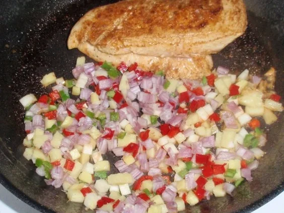 Rezept: scharfe Hähnchenbrust auf Gemüse mit Tomatenreis Bild Nr. 4 scharfe Hähnchenbrust auf Gemüse mit Tomatenreis - Rezept - Bild Nr. 4