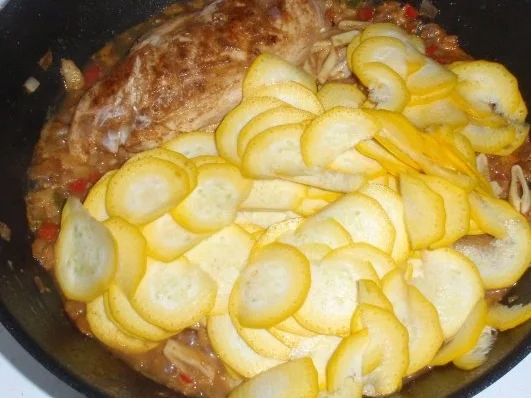 Rezept: scharfe Hähnchenbrust auf Gemüse mit Tomatenreis Bild Nr. 7 scharfe Hähnchenbrust auf Gemüse mit Tomatenreis - Rezept - Bild Nr. 7