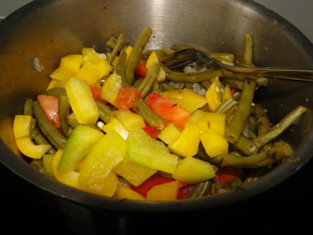 Frikadellen aus dem Backofen mt Bohnen-Paprika-Gemüse für Bianca, die heute 3 Jahre - Rezept - Bild Nr. 4