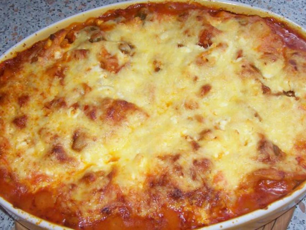 Schneller Tortelliniauflauf mit Lachs und Paprika Tomatensoße - einfach ...