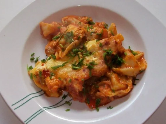 Schneller Tortelliniauflauf mit Lachs und Paprika-Tomatensoße - Rezept - Bild Nr. 12