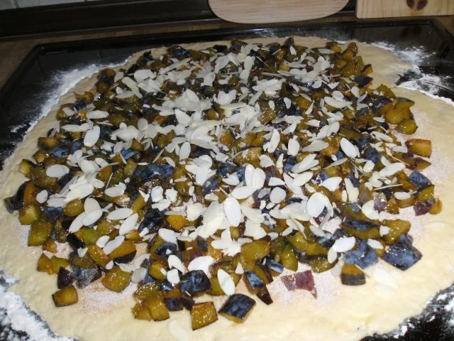 Zwetschgen - Rosenkuchen - Rezept - Bild Nr. 6