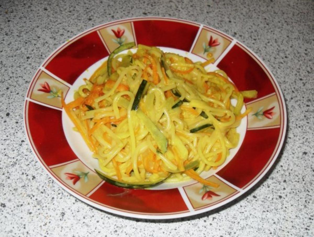 Gemüsespaghetti in Safran-Sauce - Rezept