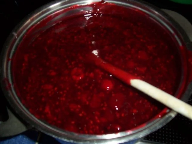 Fruchtige Himbeer-Sahne-Torte - Rezept - Bild Nr. 11