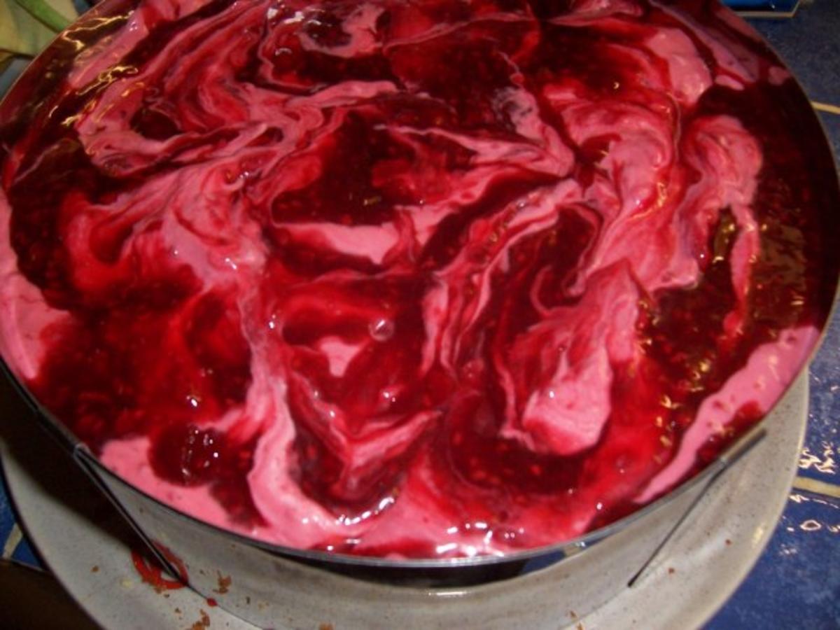 Fruchtige Himbeer-Sahne-Torte - Rezept - Bild Nr. 12