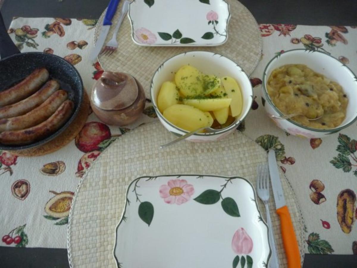 Hackfleisch :  Bratwurst an Trauben - Sauerkraut dazu Petersilienkartoffeln - Rezept - Bild Nr. 4