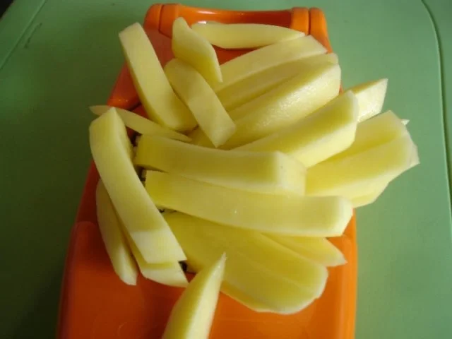 Steaks mit Zwiebelhaube, Rosmarin Pommes frites und Pfifferlingen mit Champignons - Rezept - Bild Nr. 5