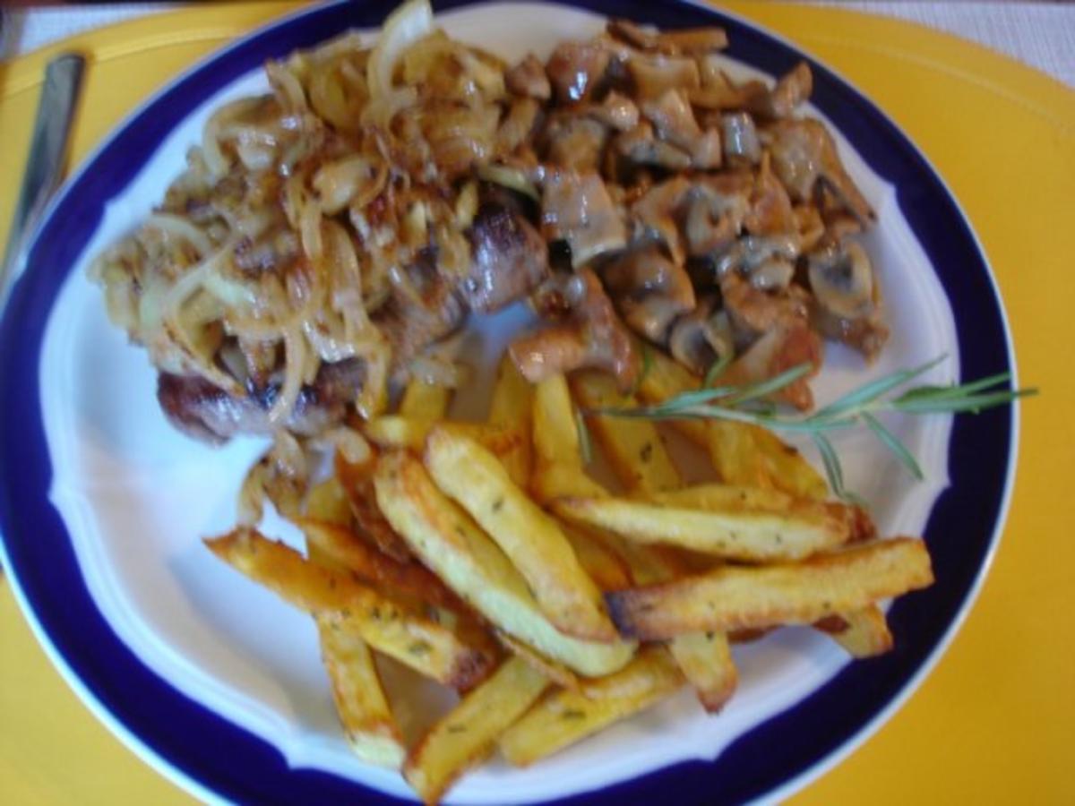 Steaks mit Zwiebelhaube, Rosmarin Pommes frites und Pfifferlingen mit Champignons - Rezept - Bild Nr. 19