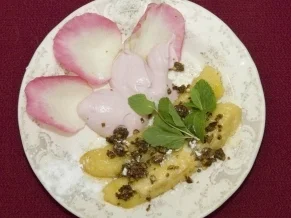 Karamellbananen mit Himbeerschaum und Haselnusskrokant (Kader Loth) - Rezept